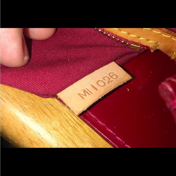 Louis Vuitton Vernis Reade PM LOUIS VUITTON Vernis Reade PM - Picture 11 of 12